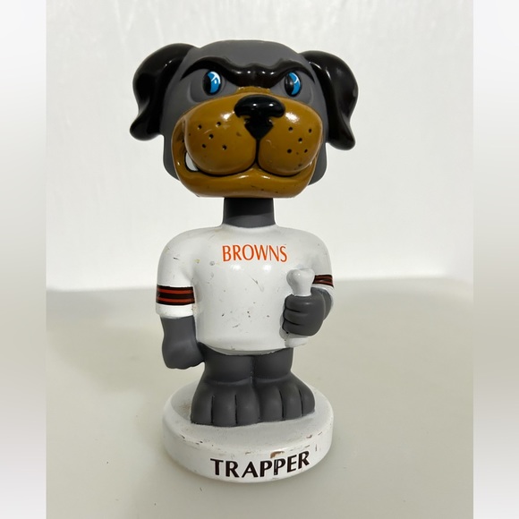 Cleveland Browns TRAPPER Bobblehead - Picture 1 of 6